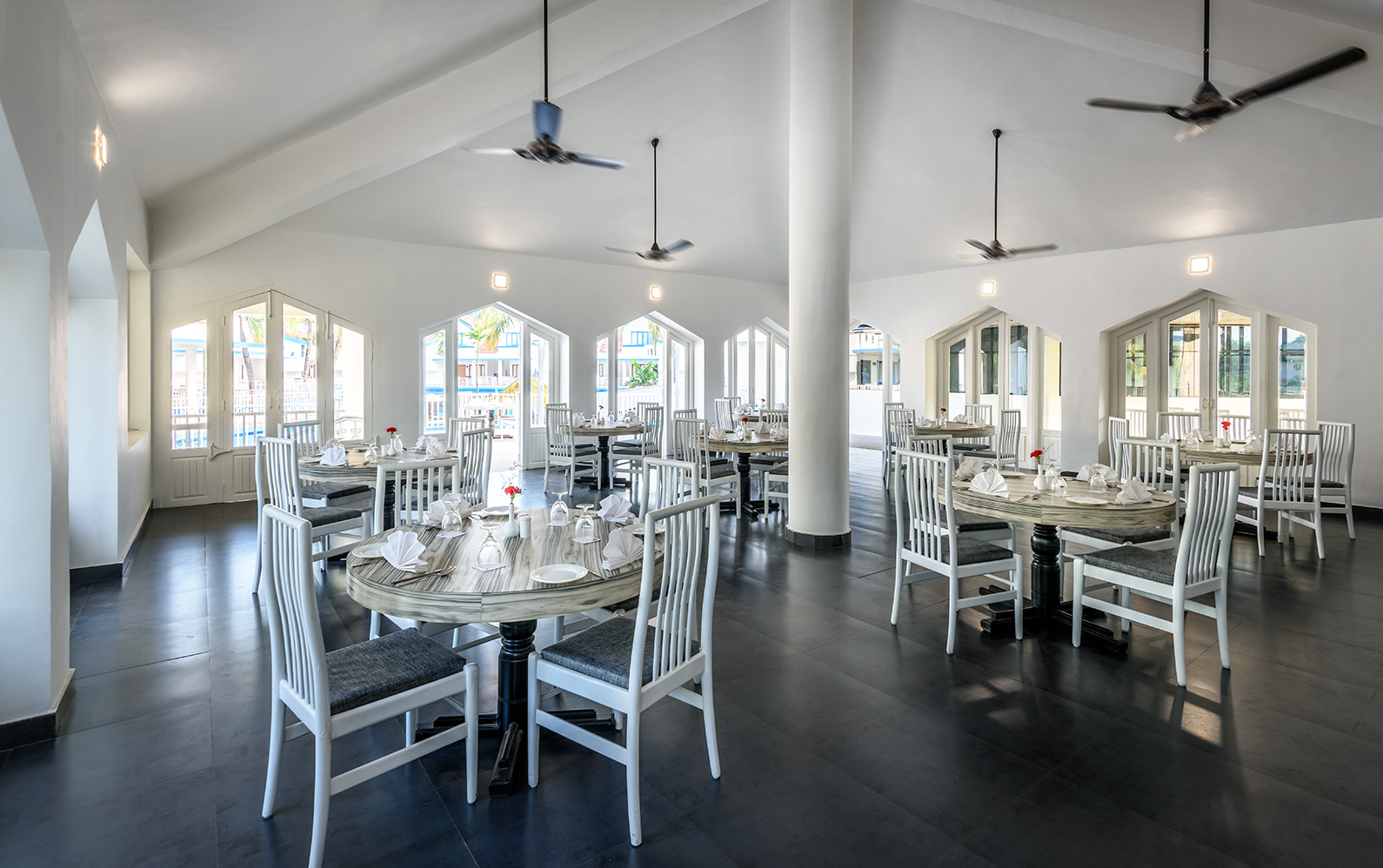 white huge luxury hotel of Benaulim Brasserie Restaurant
