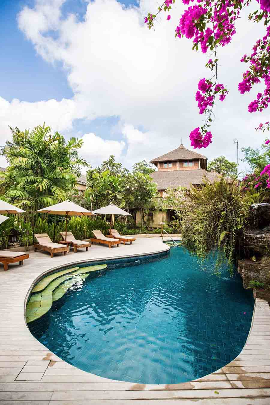 infinity pool of luxury hotel Karma Royal Jimbaran Pool