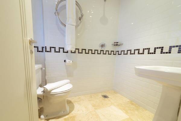 Partner Hotel - Karma Sanctum Soho Compact Room Partner Hotel - Karma Sanctum Soho Compact Room