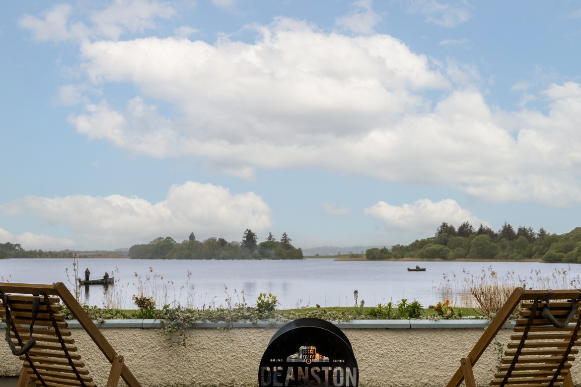 Karma Lake of Menteith Sun Terrace