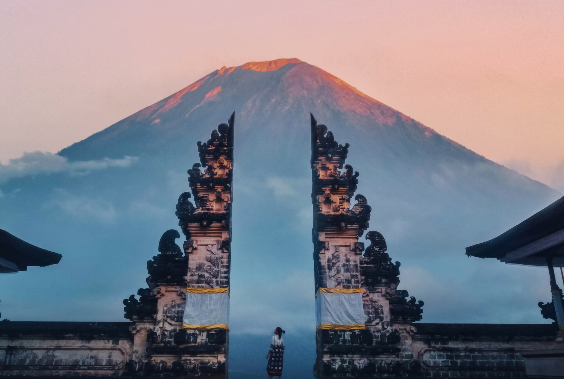 Volcanoes, Temples & Connoisseur Coffee