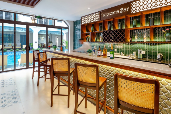 Partner Hotel - Amina Lantana Restaurant & Bar