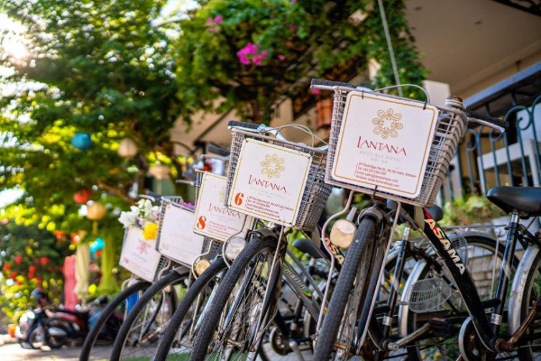 Partner Hotel - Amina Lantana Bikes and Buses for your Convenience 
