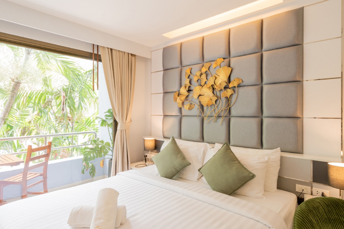 Karma Royal Boat Lagoon Premier Deluxe Karma Royal Boat Lagoon Premier Deluxe