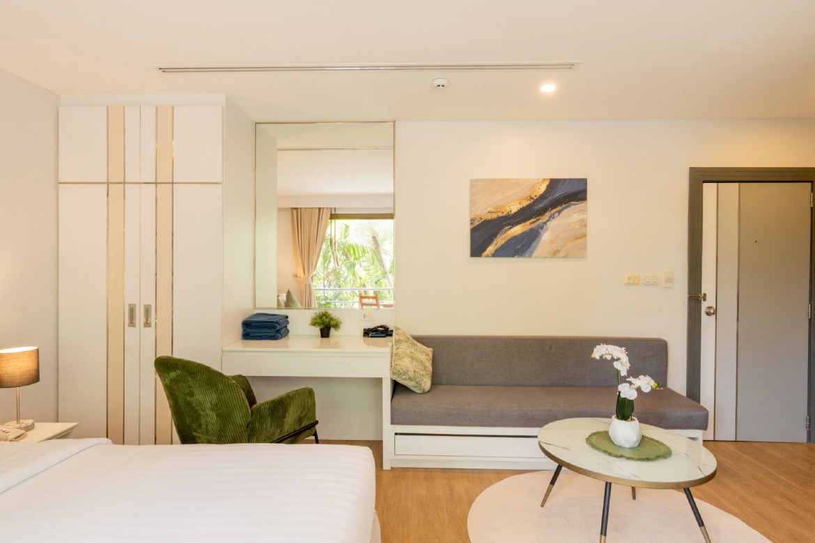 Karma Royal Boat Lagoon Premier Deluxe Karma Royal Boat Lagoon Premier Deluxe