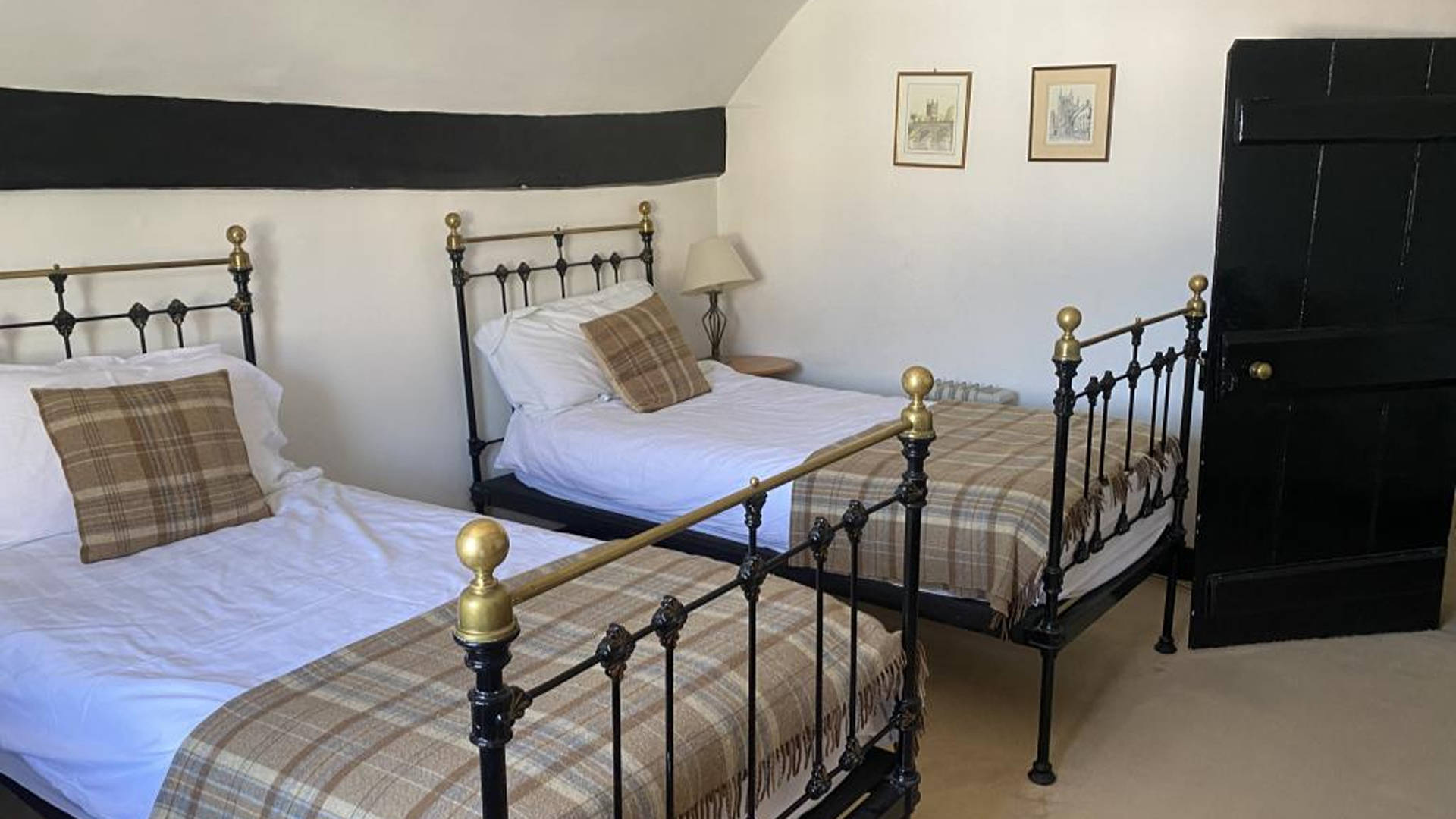 Ye Olde Salutation Inn  Twin Room