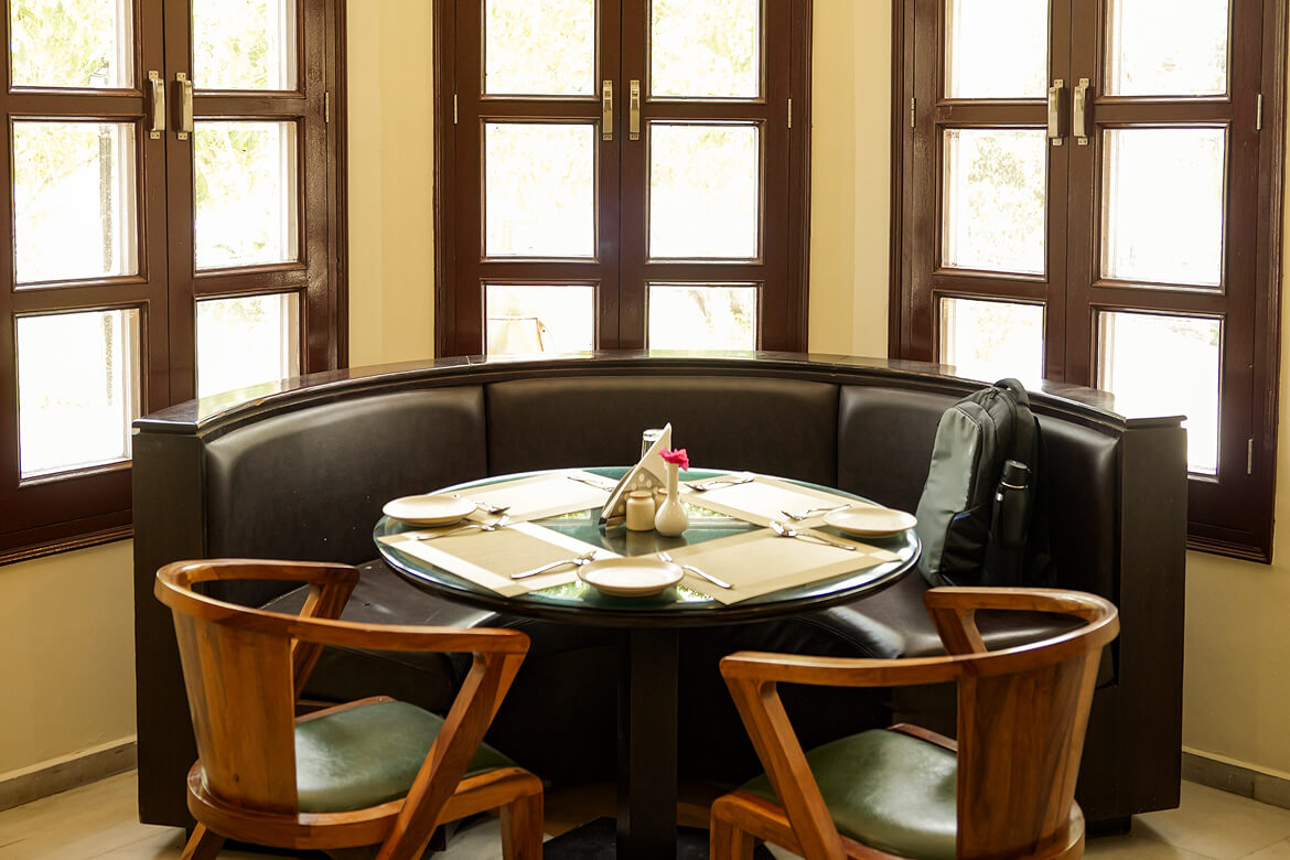 Karma Amaatra On-site Restaurant - The Garden Table