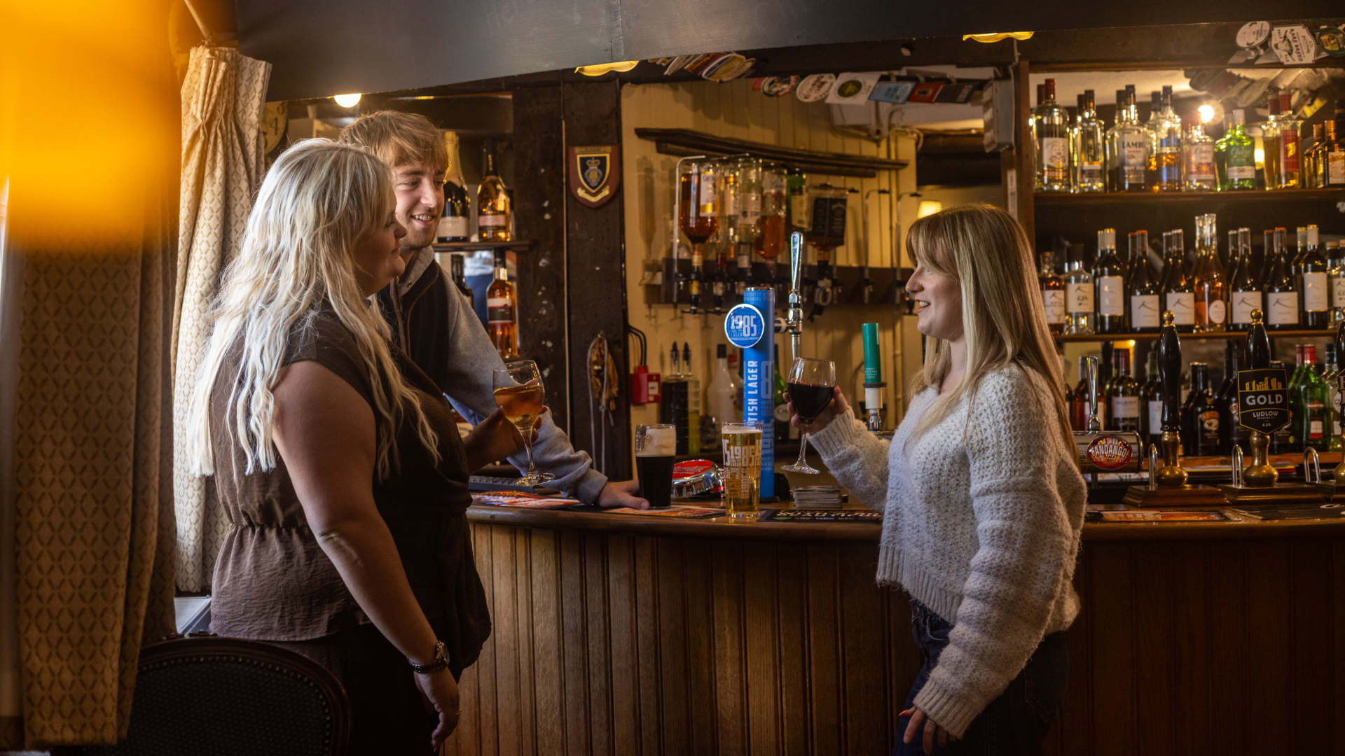 Ye Olde Salutation Inn Traditional Bars
