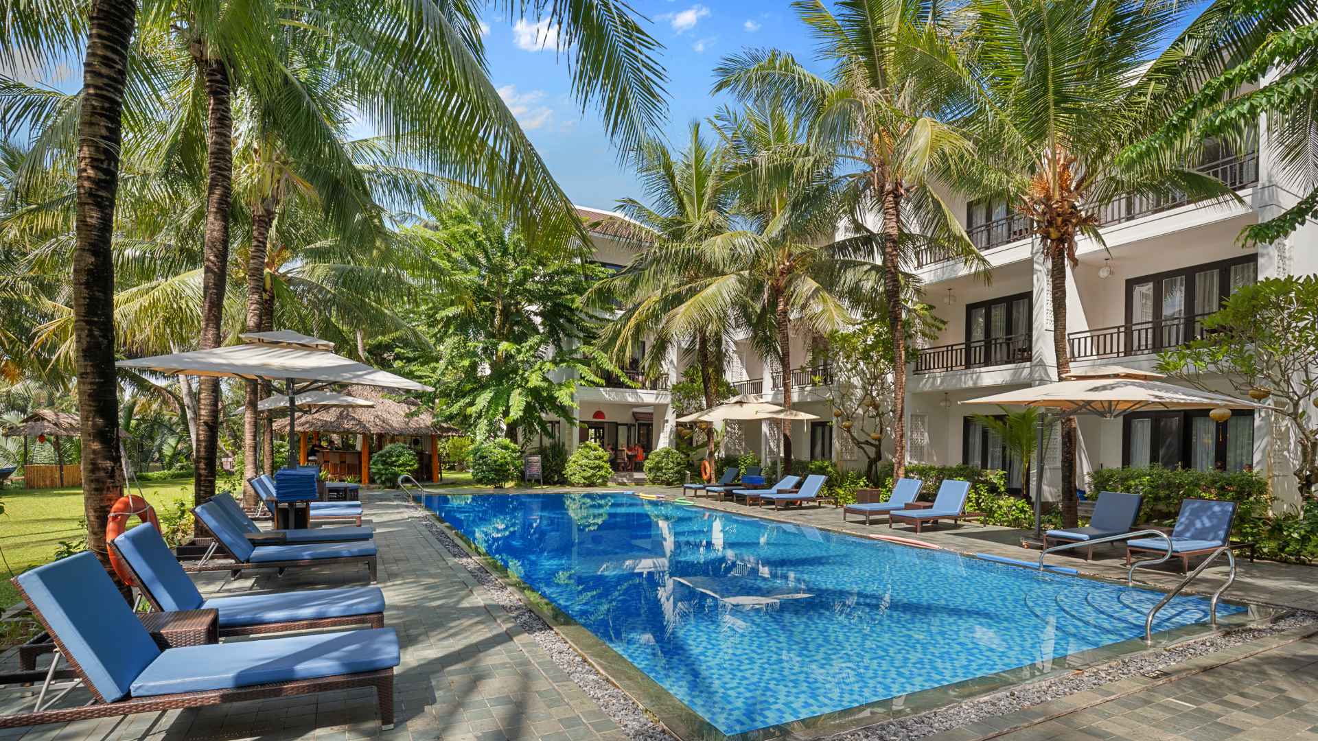Karma Song Hoai Swimming Pool