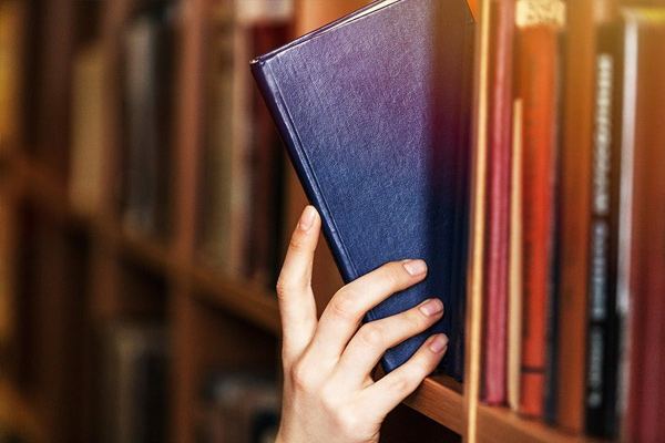 East Clare Golf Village Book Library